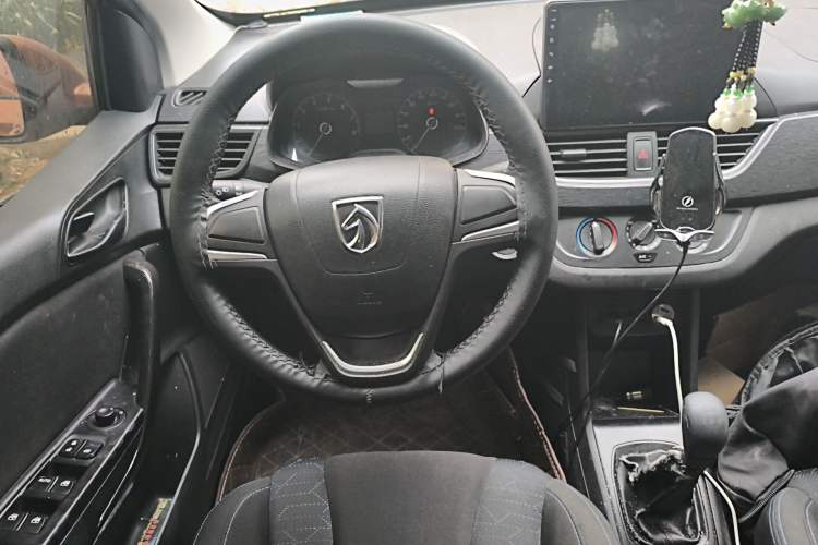 Used Baojun 310 2016 1.2L manual Comfort trim level Steering Wheel