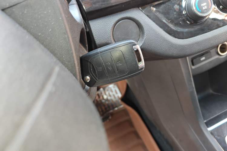 Used Baojun 310 2016 1.2L Manual Luxury Model Vehicle Key