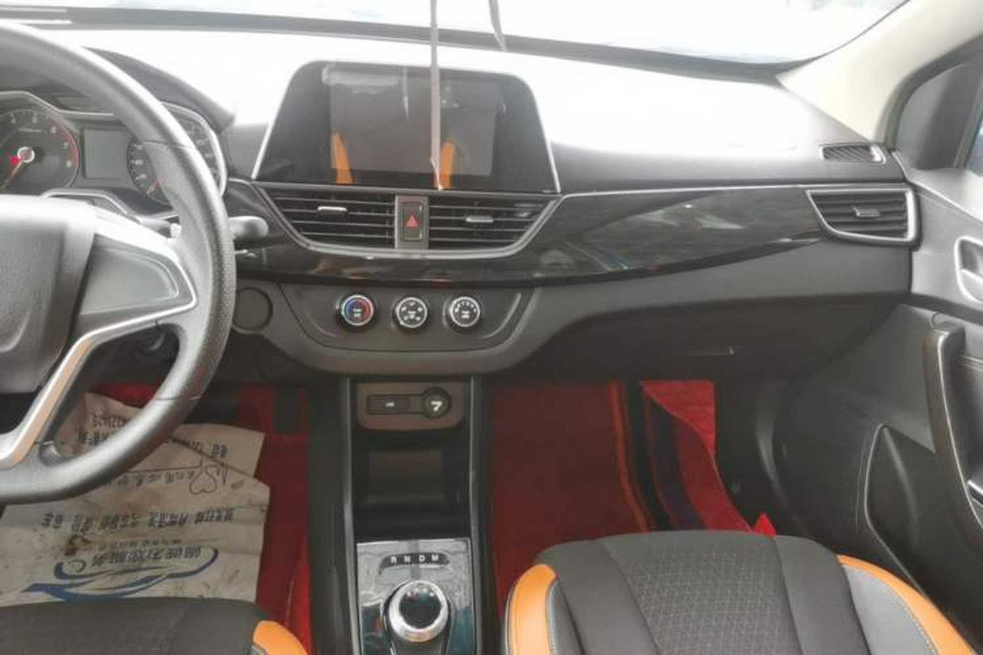 Used Baojun 310 2017 1.5L Automatic Fashion Model Audio And AC Panel