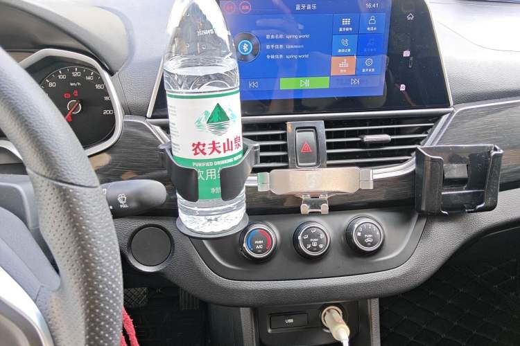 Used Baojun 310 2017 1.5L Automatic Fashion Model Audio And AC Panel