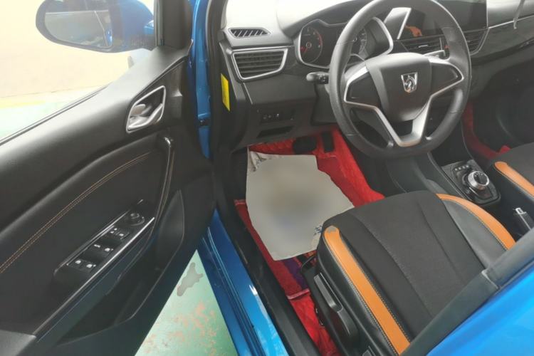 Used Baojun 310 2017 1.5L Automatic Fashion Model Driver Seat