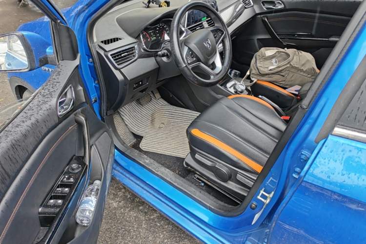 Used Baojun 310 2017 1.5L Automatic Luxury Model Driver Seat