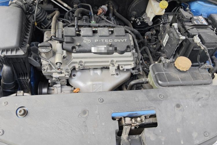 Used Baojun 310 2017 1.5L Automatic Fashion Model Engine Bay