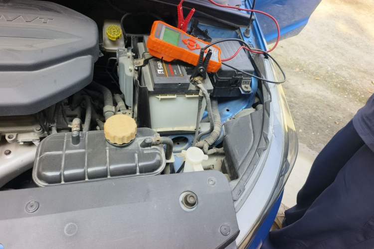 Used Baojun 310 2017 1.5L Manual Luxury Model Engine Bay Left