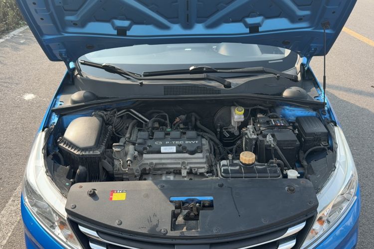Used Baojun 310 2017 1.5L automatic comfort version Engine Bay