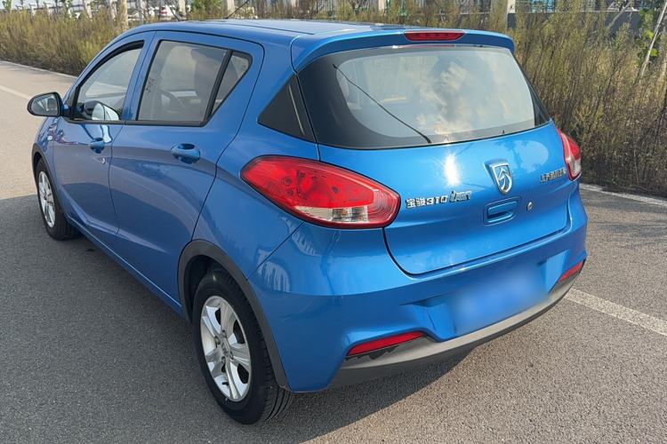 Used Baojun 310 2017 1.5L automatic comfort version Exterior 5