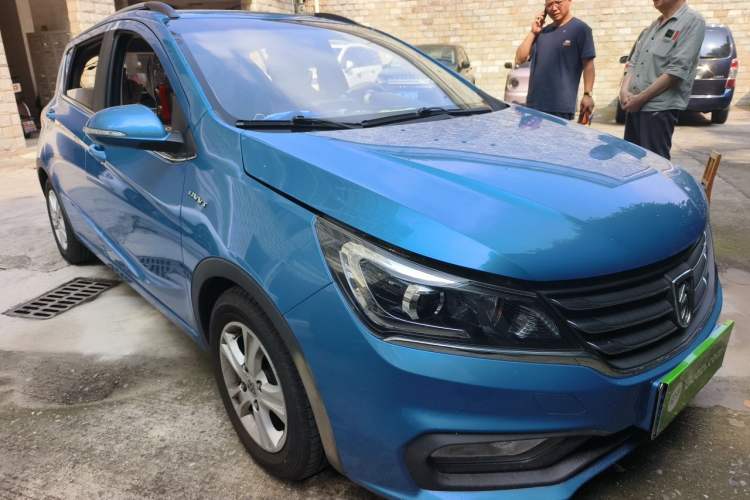 Used Baojun 310 2017 1.5L Manual Luxury Model Front Right 45 Deg
