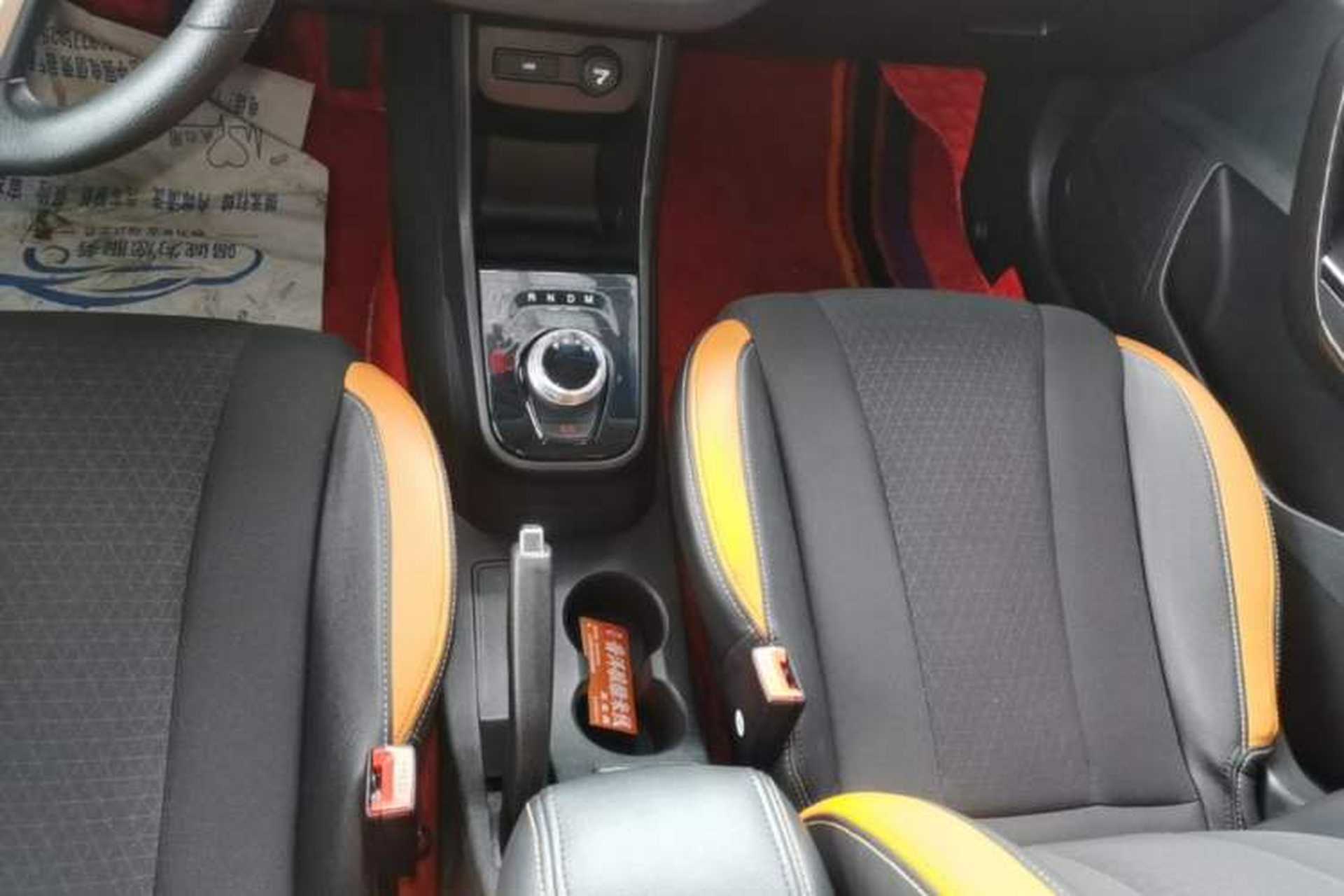 Used Baojun 310 2017 1.5L Automatic Fashion Model Gear Lever