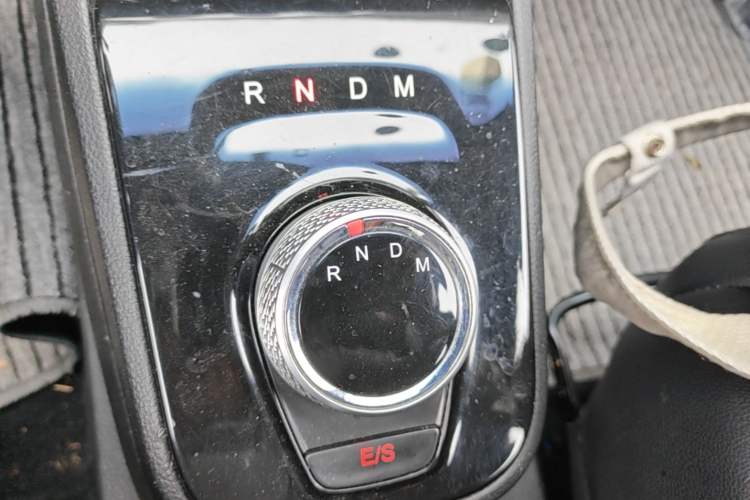 Used Baojun 310 2017 1.5L Automatic Luxury Model Gear Lever