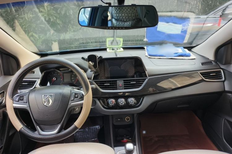 Used Baojun 310 2017 1.5L Manual Luxury Model Interior 2