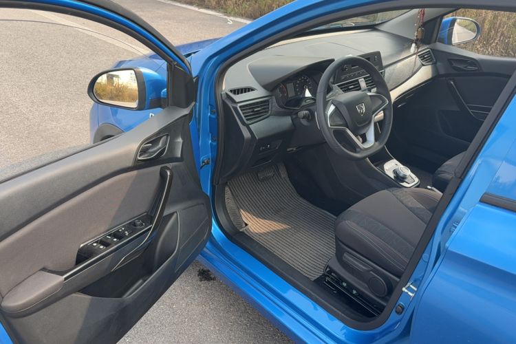 Used Baojun 310 2017 1.5L automatic comfort version Interior 3