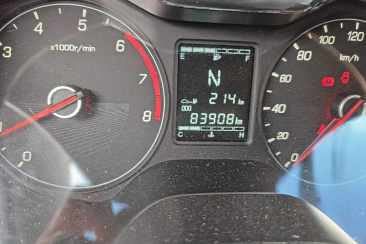 Used Baojun 310 2017 1.5L Automatic Luxury Model Odometer Close Up