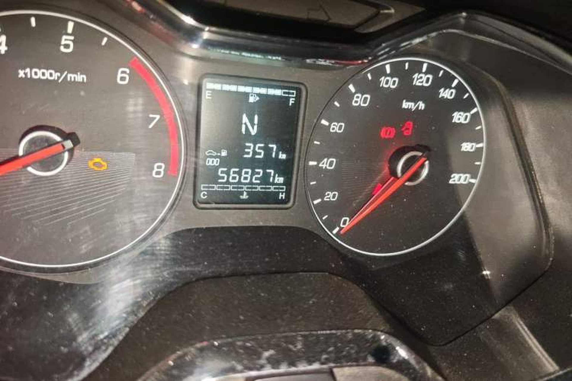 Used Baojun 310 2017 1.5L Automatic Luxury Model Odometer Close Up