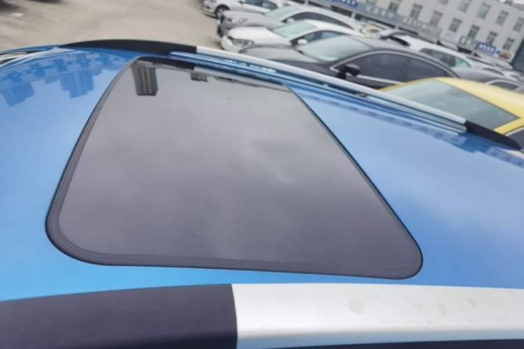 Used Baojun 310 2017 1.5L Automatic Luxury Model Roof