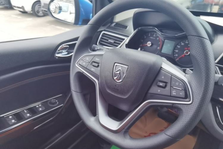 Used Baojun 310 2017 1.5L Automatic Luxury Model Steering Wheel
