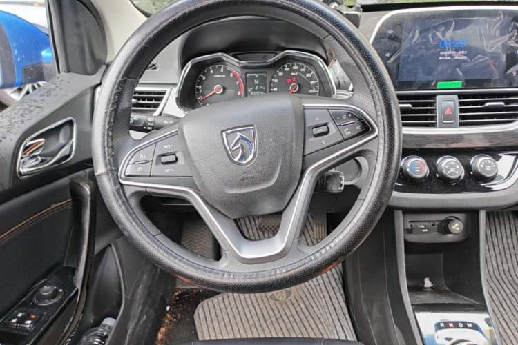 Used Baojun 310 2017 1.5L Automatic Luxury Model Steering Wheel