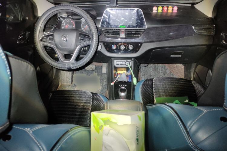 Used Baojun 310 2017 1.5L Automatic Luxury Model Center Console