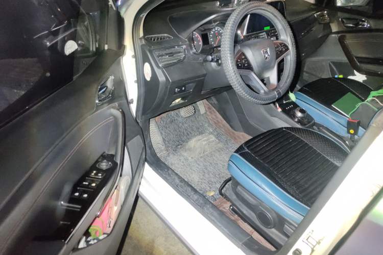 Used Baojun 310 2017 1.5L Automatic Luxury Model Driver Seat