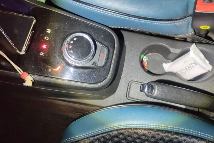 Used Baojun 310 2017 1.5L Automatic Luxury Model Gear Lever