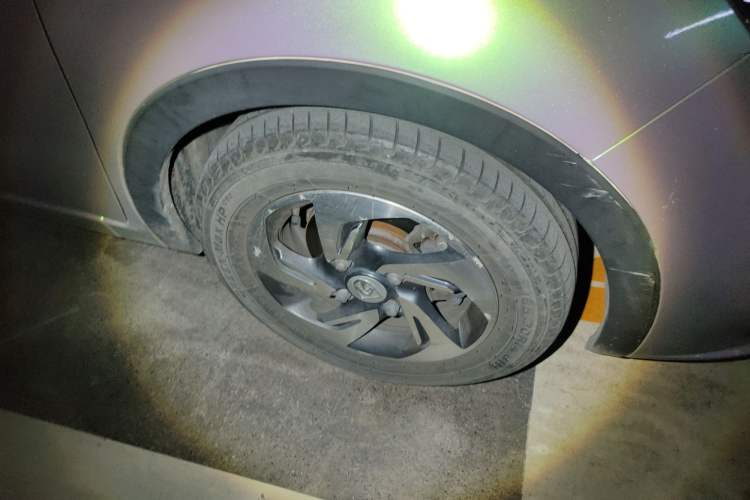 Used Baojun 310 2017 1.5L Automatic Luxury Model Right Front Wheel Hub