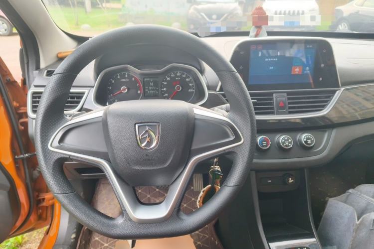 Used Baojun 310 2017 1.5L Automatic Fashion Model Center Console