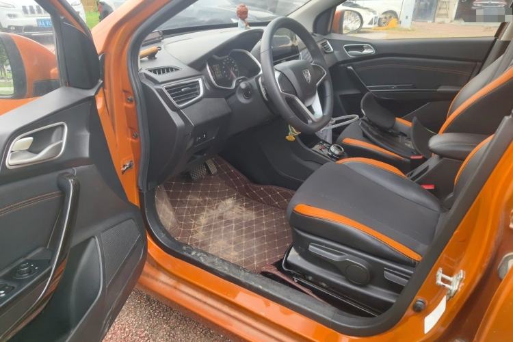 Used Baojun 310 2017 1.5L Automatic Fashion Model Driver Seat
