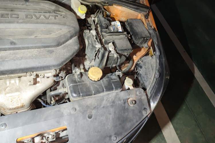 Used Baojun 310 2017 1.5L Automatic Luxury Model Engine Bay Left