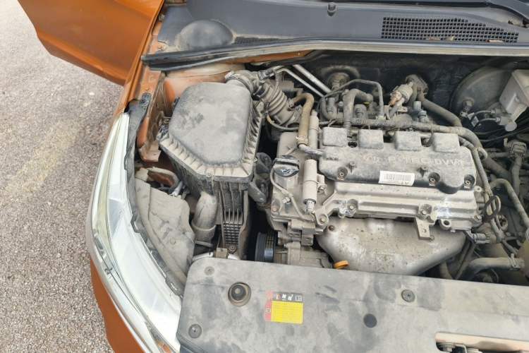 Used Baojun 310 2017 1.5L Automatic Fashion Model Engine Bay Right