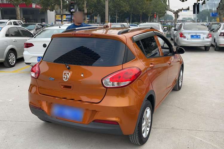 Used Baojun 310 2017 1.5L Automatic Fashion Model Exterior 2