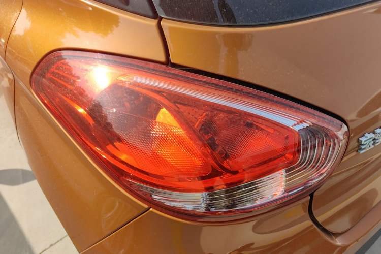 Used Baojun 310 2017 1.5L Automatic Fashion Model Exterior 9
