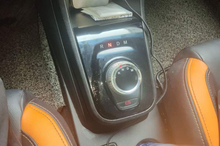 Used Baojun 310 2017 1.5L Automatic Luxury Model Gear Lever