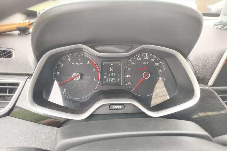 Used Baojun 310 2017 1.5L Automatic Fashion Model Instrument Cluster