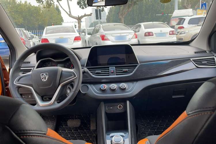 Used Baojun 310 2017 1.5L Automatic Fashion Model Interior 2