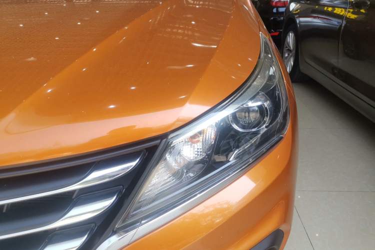 Used Baojun 310 2017 1.5L Automatic Luxury Model Left Front Headlight