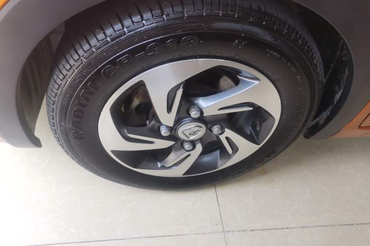 Used Baojun 310 2017 1.5L Automatic Luxury Model Left Front Wheel Hub