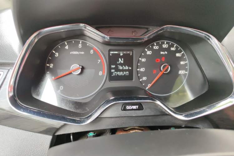 Used Baojun 310 2017 1.5L Automatic Luxury Model Odometer Close Up