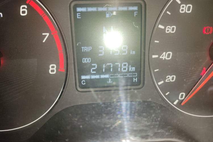 Used Baojun 310 2017 1.5L Automatic Luxury Model Odometer Close Up
