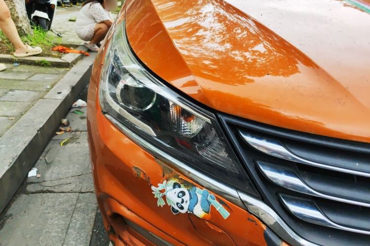 Used Baojun 310 2017 1.5L Automatic Luxury Model Right Front Headlight