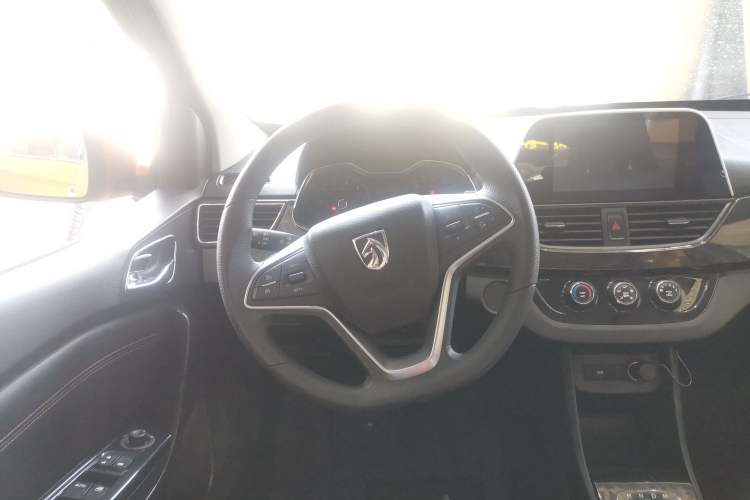 Used Baojun 310 2017 1.5L Automatic Luxury Model Steering Wheel