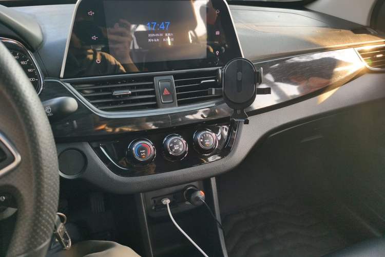 Used Baojun 310 2017 1.5L Automatic Luxury Model Audio And AC Panel