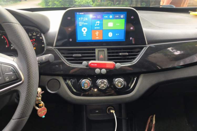 Used Baojun 310 2017 1.5L Automatic Luxury Model Audio And AC Panel