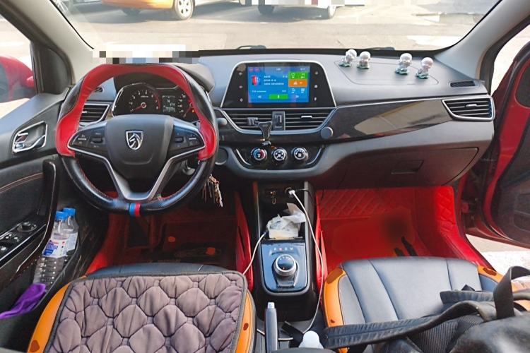 Used Baojun 310 2017 1.5L Automatic Luxury Model Center Console