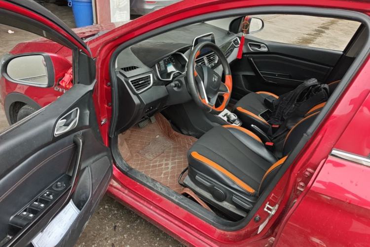 Used Baojun 310 2017 1.5L Automatic Fashion Model Driver Seat