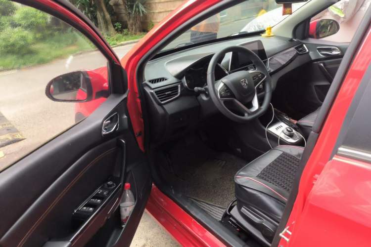 Used Baojun 310 2017 1.5L Automatic Luxury Model Driver Seat