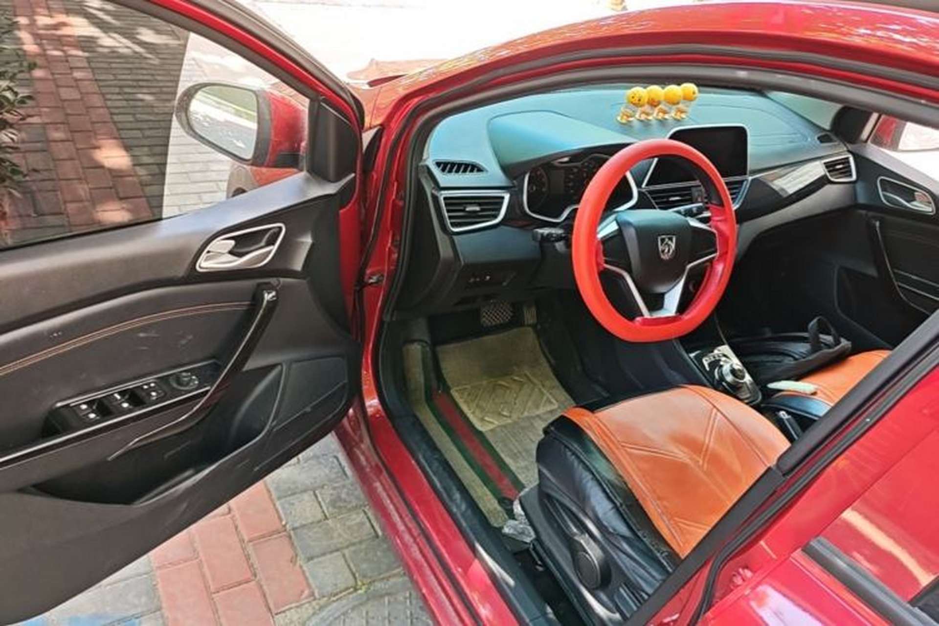 Used Baojun 310 2017 1.5L Automatic Fashion Model Driver Seat
