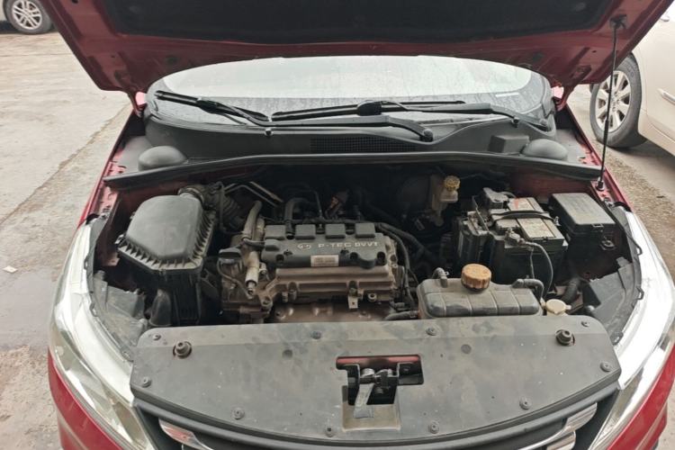 Used Baojun 310 2017 1.5L Automatic Fashion Model Engine Bay