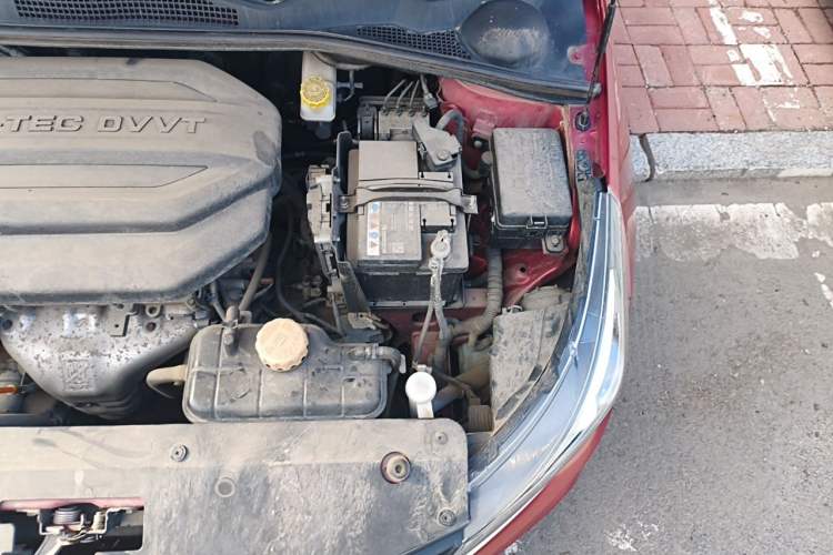 Used Baojun 310 2017 1.5L Automatic Luxury Model Engine Bay Left