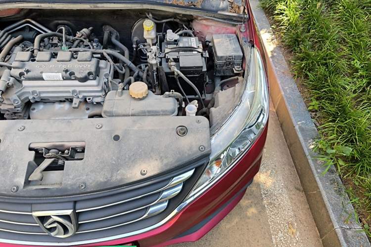 Used Baojun 310 2017 1.5L Automatic Fashion Model Engine Bay Left