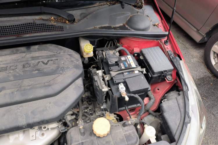 Used Baojun 310 2017 1.5L Automatic Luxury Model Engine Bay Left