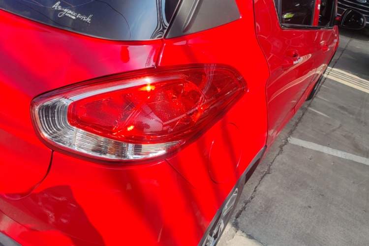 Used Baojun 310 2017 1.5L Automatic Fashion Model Exterior 3